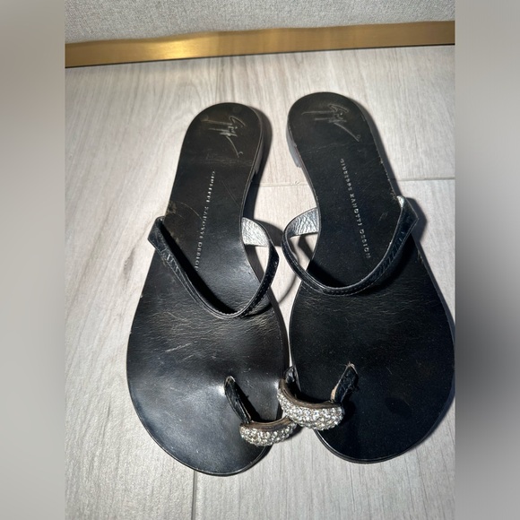 Giuseppe Zanotti Black Flat Sandal - Picture 1 of 6